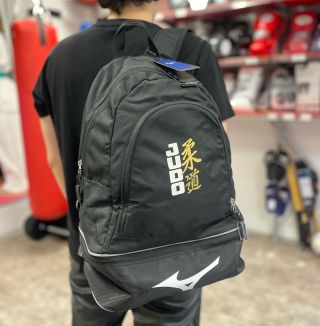 Vánoce se blíží, tady je pár tipů na dárky, které seženete u nás ve Fightgo 🥋🎄⭐️